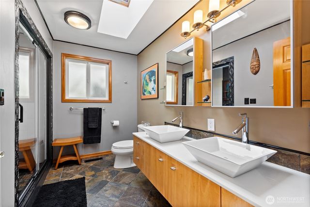 295 SE Bayview Road, Shelton, WA 98584