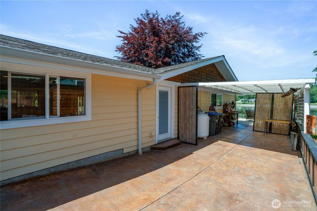 295 SE Bayview Road, Shelton, WA 98584