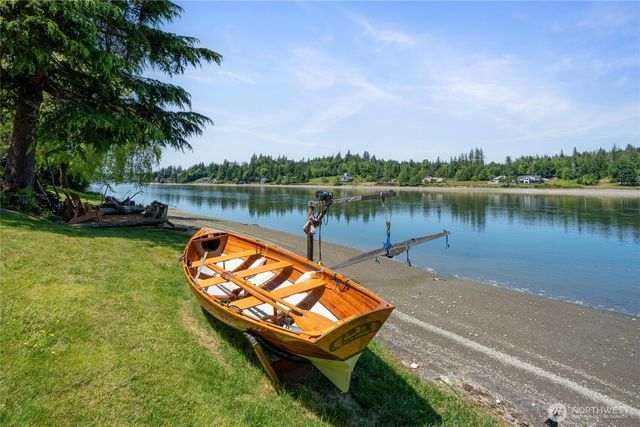 295 SE Bayview Road, Shelton, WA 98584