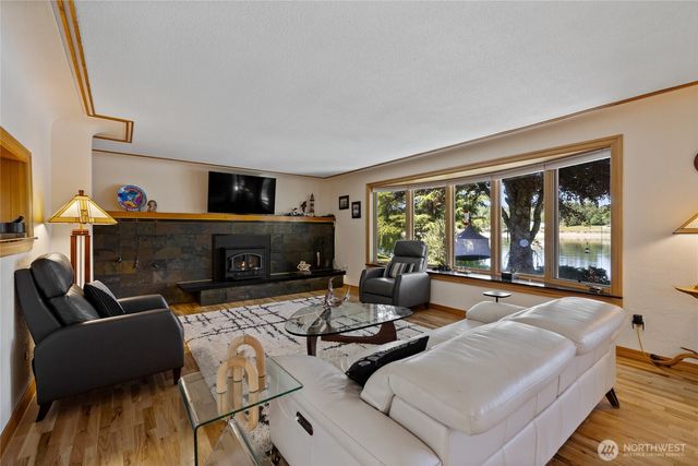 295 SE Bayview Road, Shelton, WA 98584