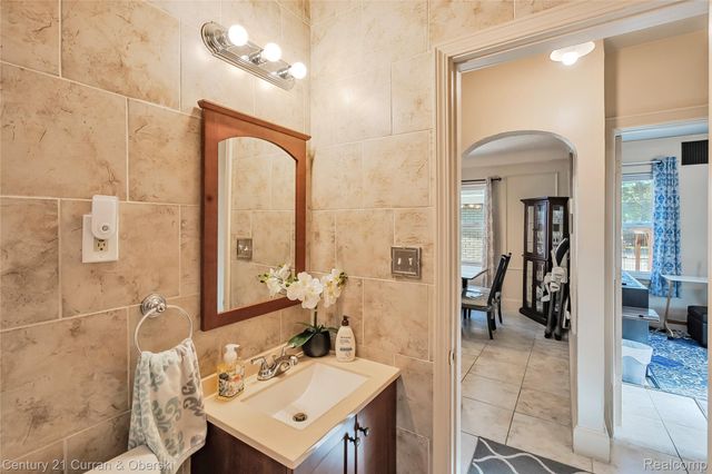 7013 Payne Avenue, Dearborn, MI 48126