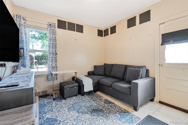 7013 Payne Avenue, Dearborn, MI 48126