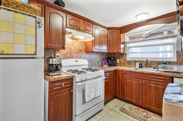 7013 Payne Avenue, Dearborn, MI 48126