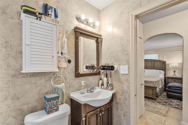 7013 Payne Avenue, Dearborn, MI 48126