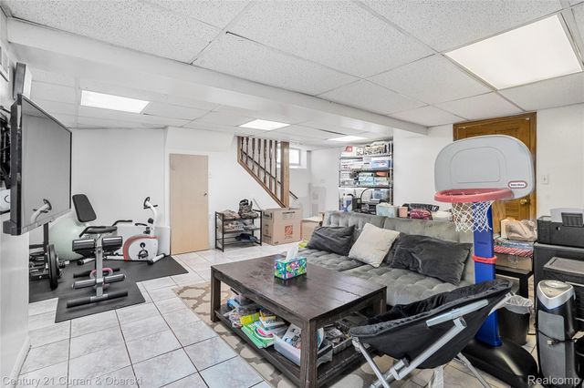 7013 Payne Avenue, Dearborn, MI 48126