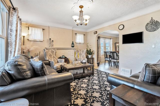 7013 Payne Avenue, Dearborn, MI 48126