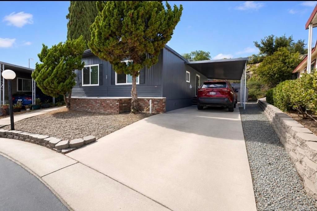 2003 Bayview Heights Drive SPC 29, San Diego, CA 92105 — photo 2