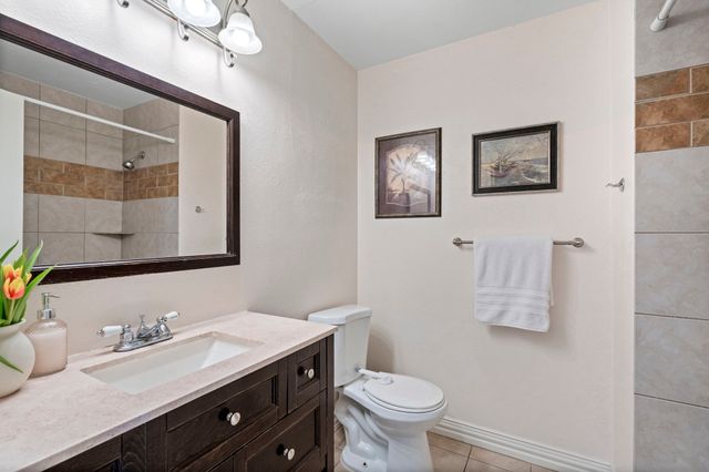 2890 Meadow Port Drive, Dallas, TX 75234