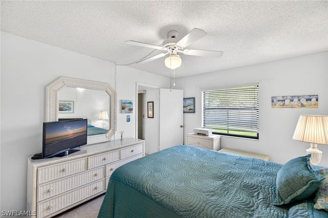 4246 27th CT SW 104, Naples, FL 34116