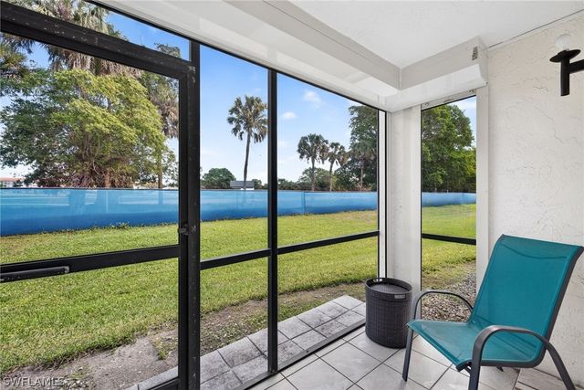 4246 27th CT SW 104, Naples, FL 34116