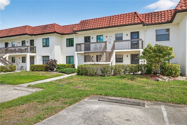 4246 27th CT SW 104, Naples, FL 34116