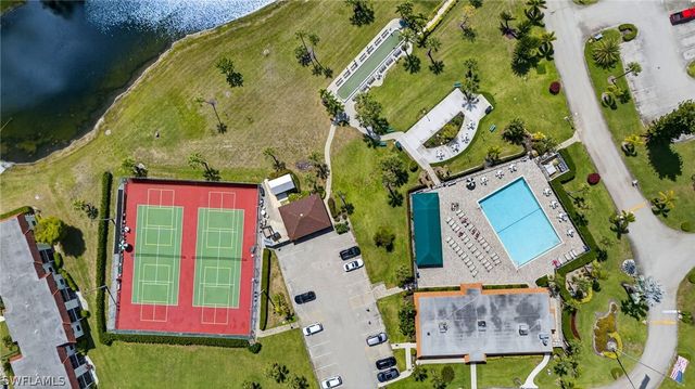 4246 27th CT SW 104, Naples, FL 34116