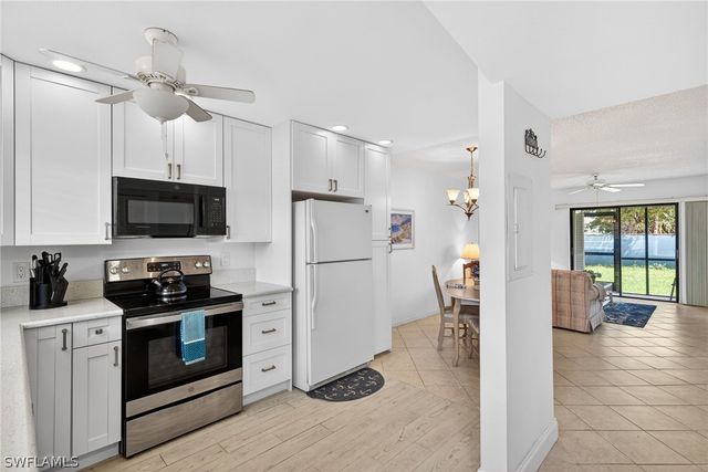 4246 27th CT SW 104, Naples, FL 34116