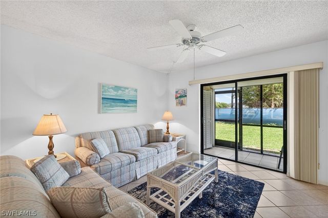 4246 27th CT SW 104, Naples, FL 34116