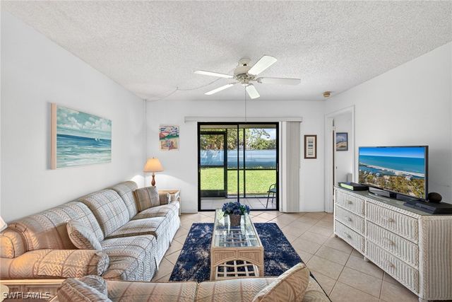 4246 27th CT SW 104, Naples, FL 34116