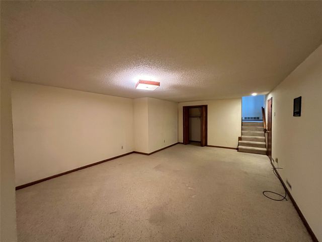 4112 Mary Lynn Drive, Urbandale, IA 50322