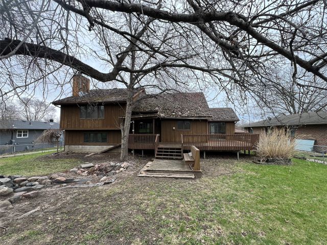 4112 Mary Lynn Drive, Urbandale, IA 50322