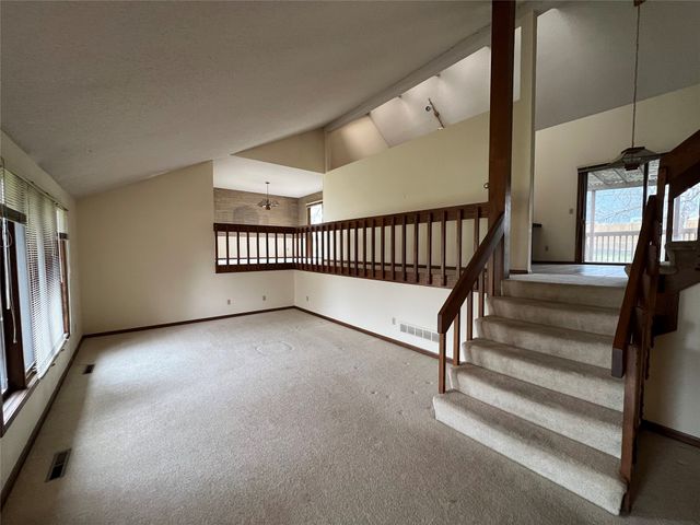 4112 Mary Lynn Drive, Urbandale, IA 50322