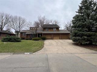 4112 Mary Lynn Drive, Urbandale, IA 50322