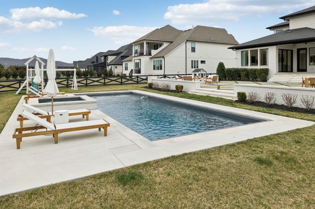 1013 Annecy Pkwy, Nolensville, TN 37135