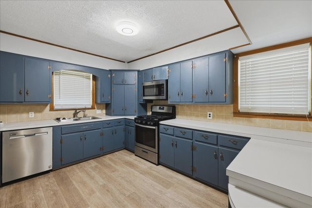 5866 E Linda Street, Rogersville, MO 65742