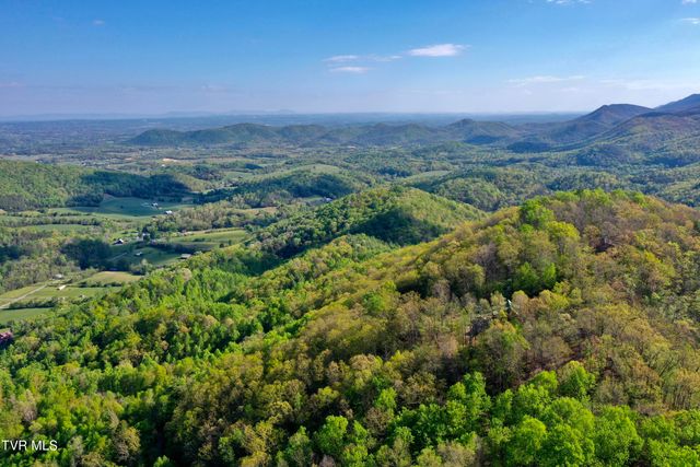 240 Joe Pye Lane, Greeneville, TN 37743