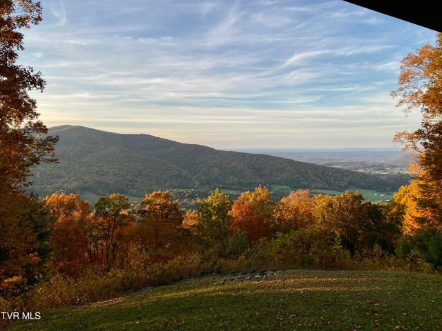 240 Joe Pye Lane, Greeneville, TN 37743