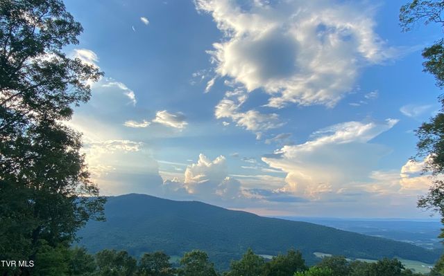 240 Joe Pye Lane, Greeneville, TN 37743