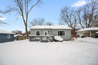 242 Preston Avenue, Waterford, MI 48328