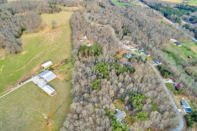465 Hickory Ln, Sparta, TN 38583