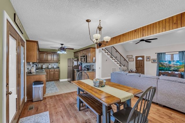 465 Hickory Ln, Sparta, TN 38583