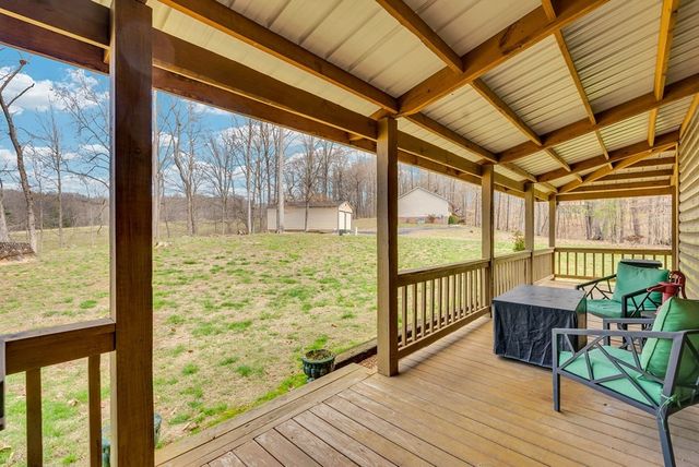 465 Hickory Ln, Sparta, TN 38583