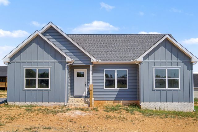 212 DJ Dr, Lafayette, TN 37083