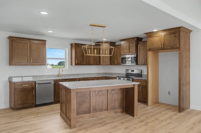 212 DJ Dr, Lafayette, TN 37083