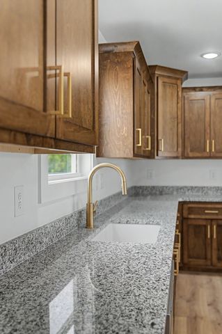 212 DJ Dr, Lafayette, TN 37083