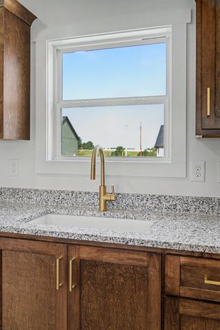 212 DJ Dr, Lafayette, TN 37083