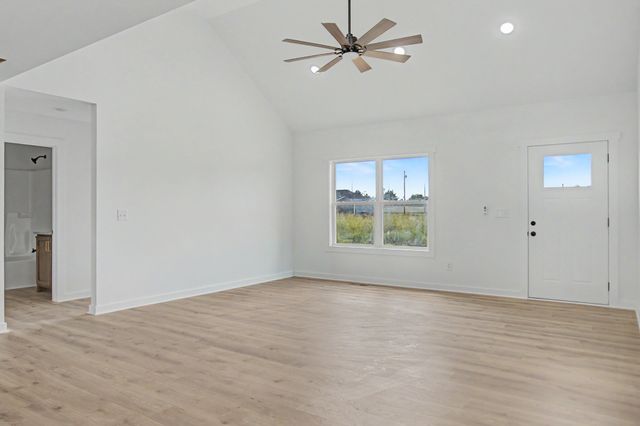 212 DJ Dr, Lafayette, TN 37083
