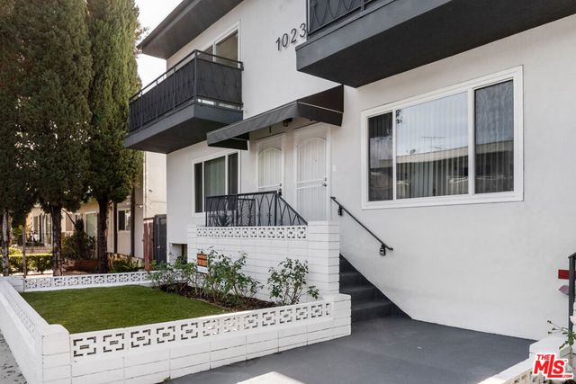 1023 N Laurel Avenue 2, West Hollywood, CA 90046