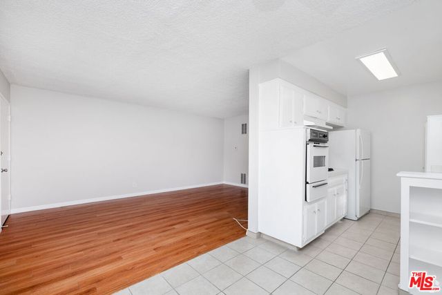 1023 N Laurel Avenue 2, West Hollywood, CA 90046