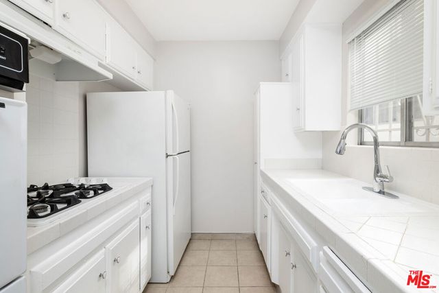 1023 N Laurel Avenue 2, West Hollywood, CA 90046