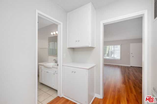 1023 N Laurel Avenue 2, West Hollywood, CA 90046