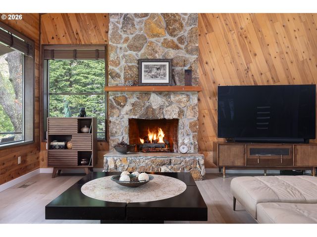 4 FAIRWAY Ln, Gleneden Beach, OR 97388