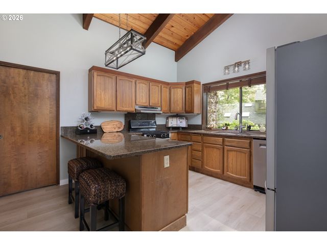 4 FAIRWAY Ln, Gleneden Beach, OR 97388