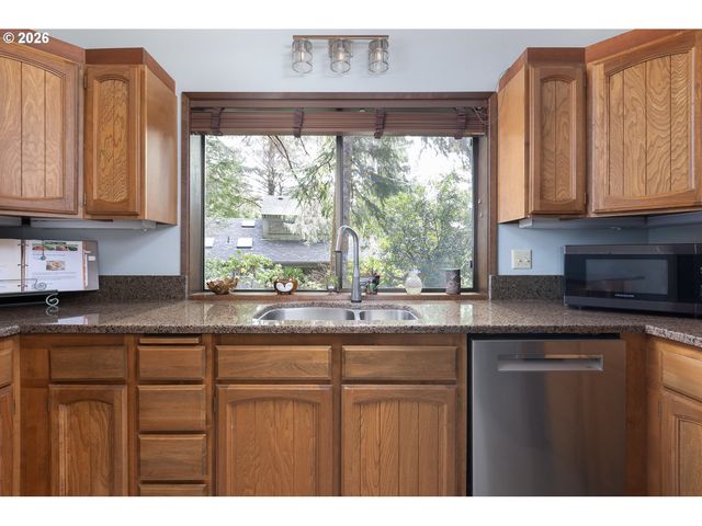 4 FAIRWAY Ln, Gleneden Beach, OR 97388