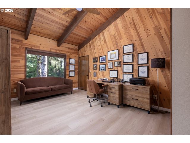 4 FAIRWAY Ln, Gleneden Beach, OR 97388