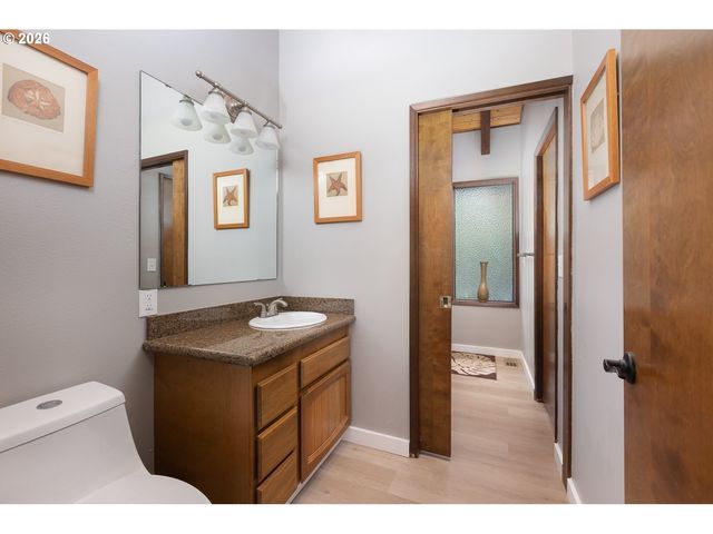 4 FAIRWAY Ln, Gleneden Beach, OR 97388