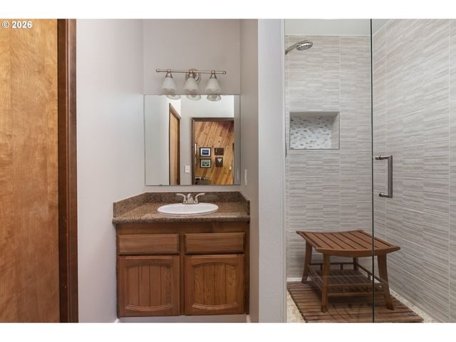 4 FAIRWAY Ln, Gleneden Beach, OR 97388