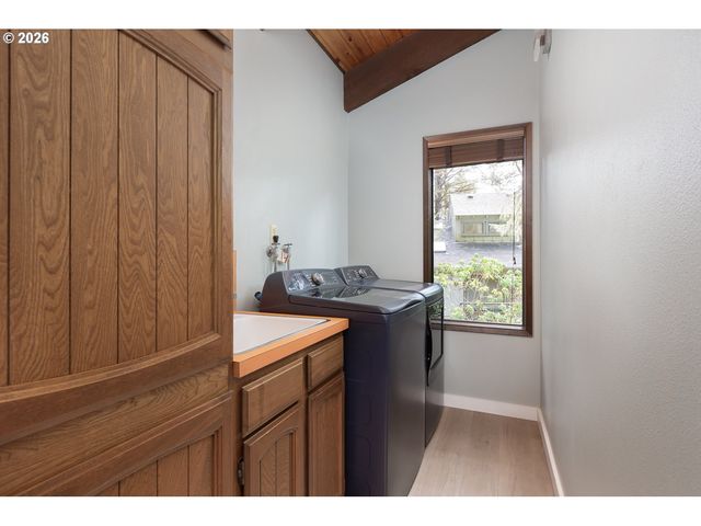 4 FAIRWAY Ln, Gleneden Beach, OR 97388