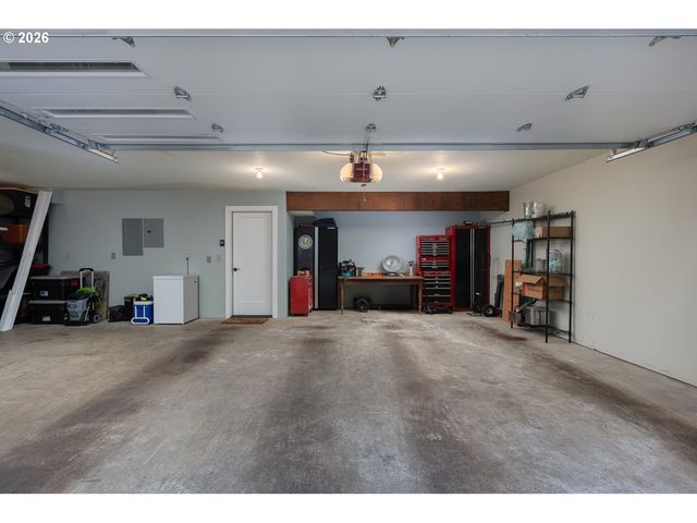 4 FAIRWAY Ln, Gleneden Beach, OR 97388