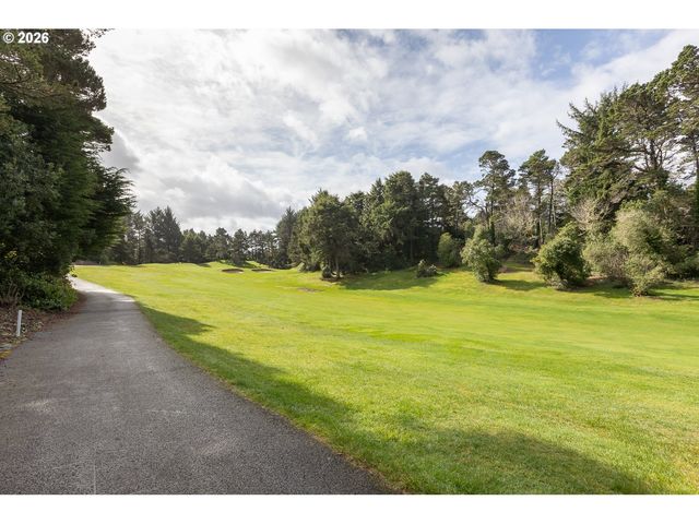 4 FAIRWAY Ln, Gleneden Beach, OR 97388